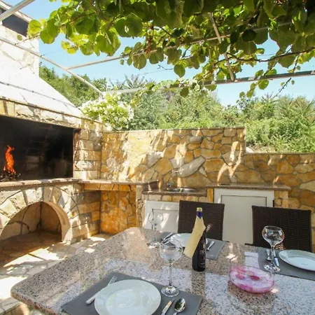 Appartement Two Bedroom With Terrace And Pool Trogir