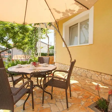 Appartement Two Bedroom With Terrace And Pool